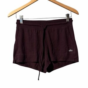 Alo Yoga Daze Shorts In Burgundy Size XS